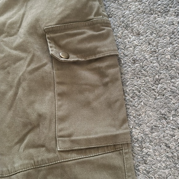 Fashion Nova Olive Colored Cargo Pants - Picture 3 of 6